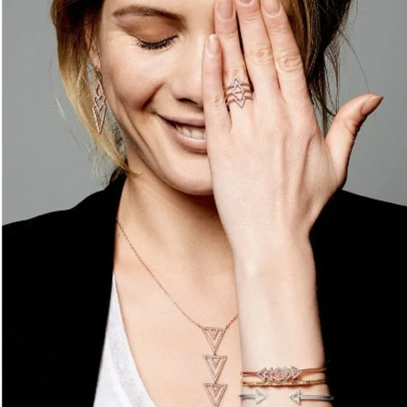 Stella & Dot | 🌸⚜️Rose Gold Pavé Spear Ring - Picture 2 of 8